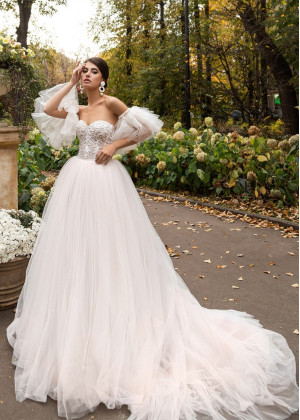 Beaded Lace Tulle Wedding Dress With Detachable Sleeves